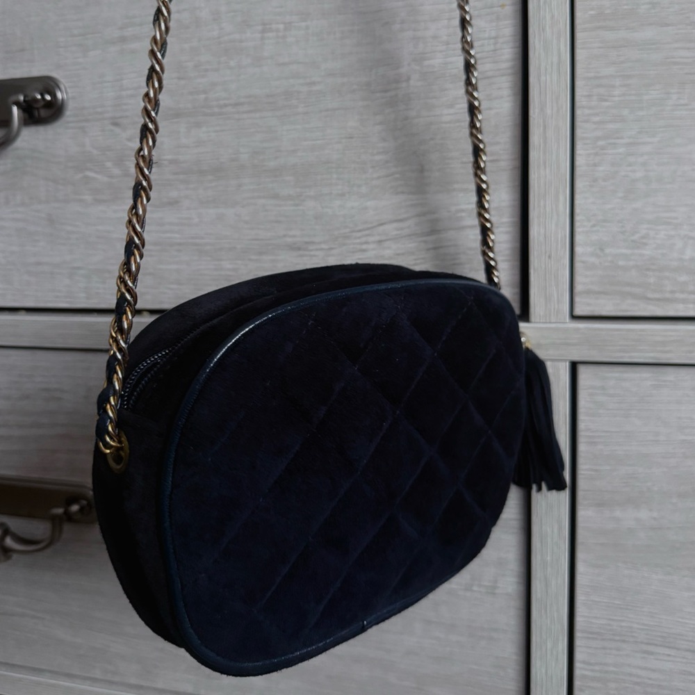 Black Quilted Velvet Crossbody Bag with Chain Strap (Amazon)